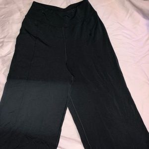 Lululemon high rise/flare yoga pants size 6